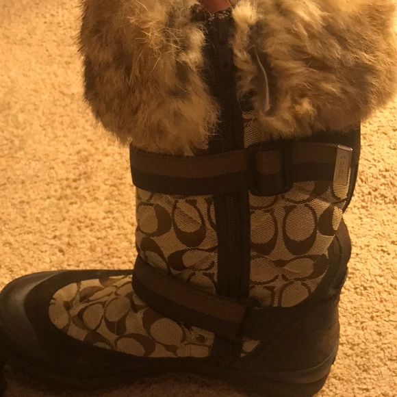 Authentic Coach Fur Winter Boots - Picture 5 of 6